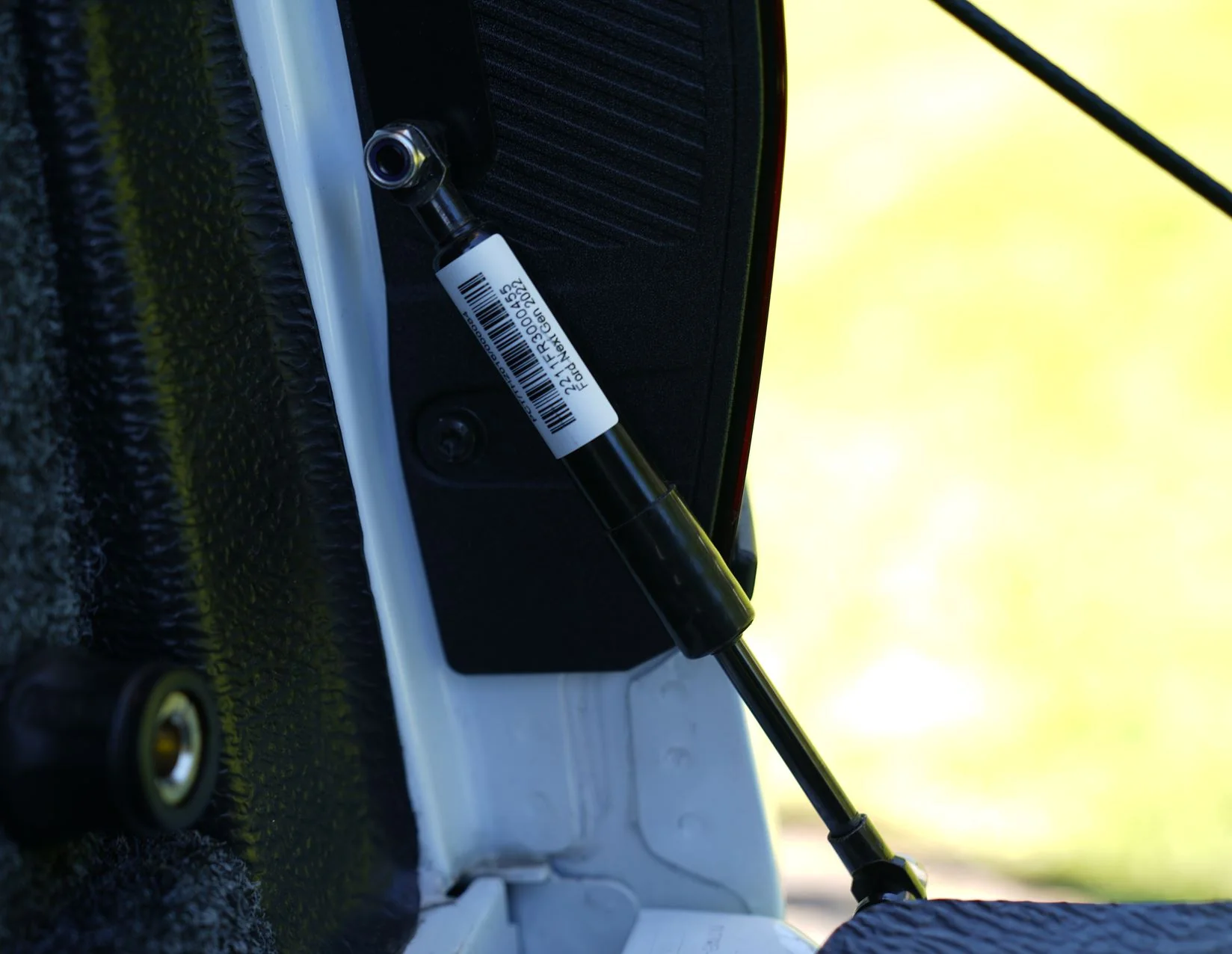 Ranger Pickup Attitude* Amortisseur de ridelle arrière avec fonction de déverrouillage en douceur - Image 3